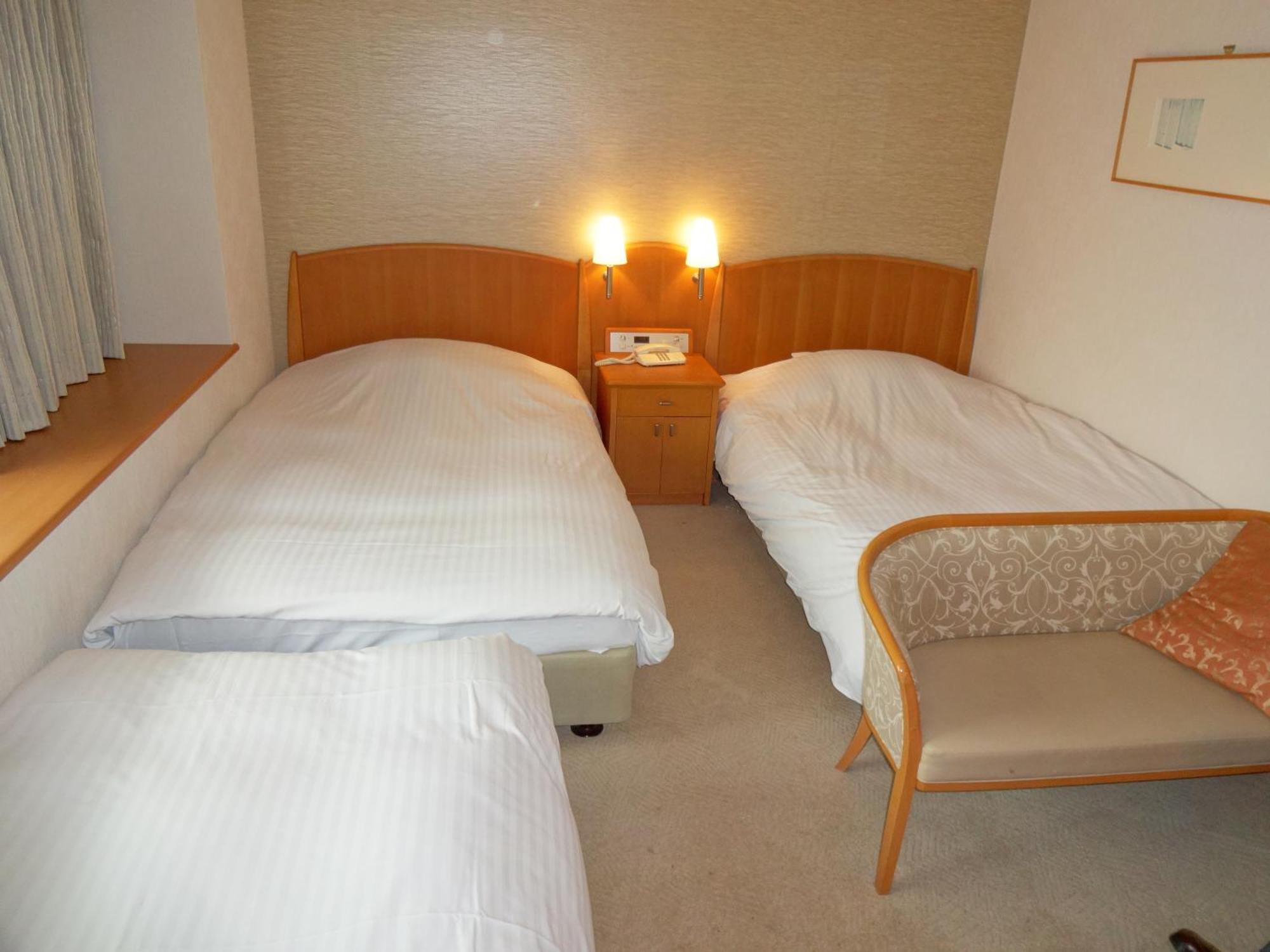 Kobe Luminous Hotel Room photo