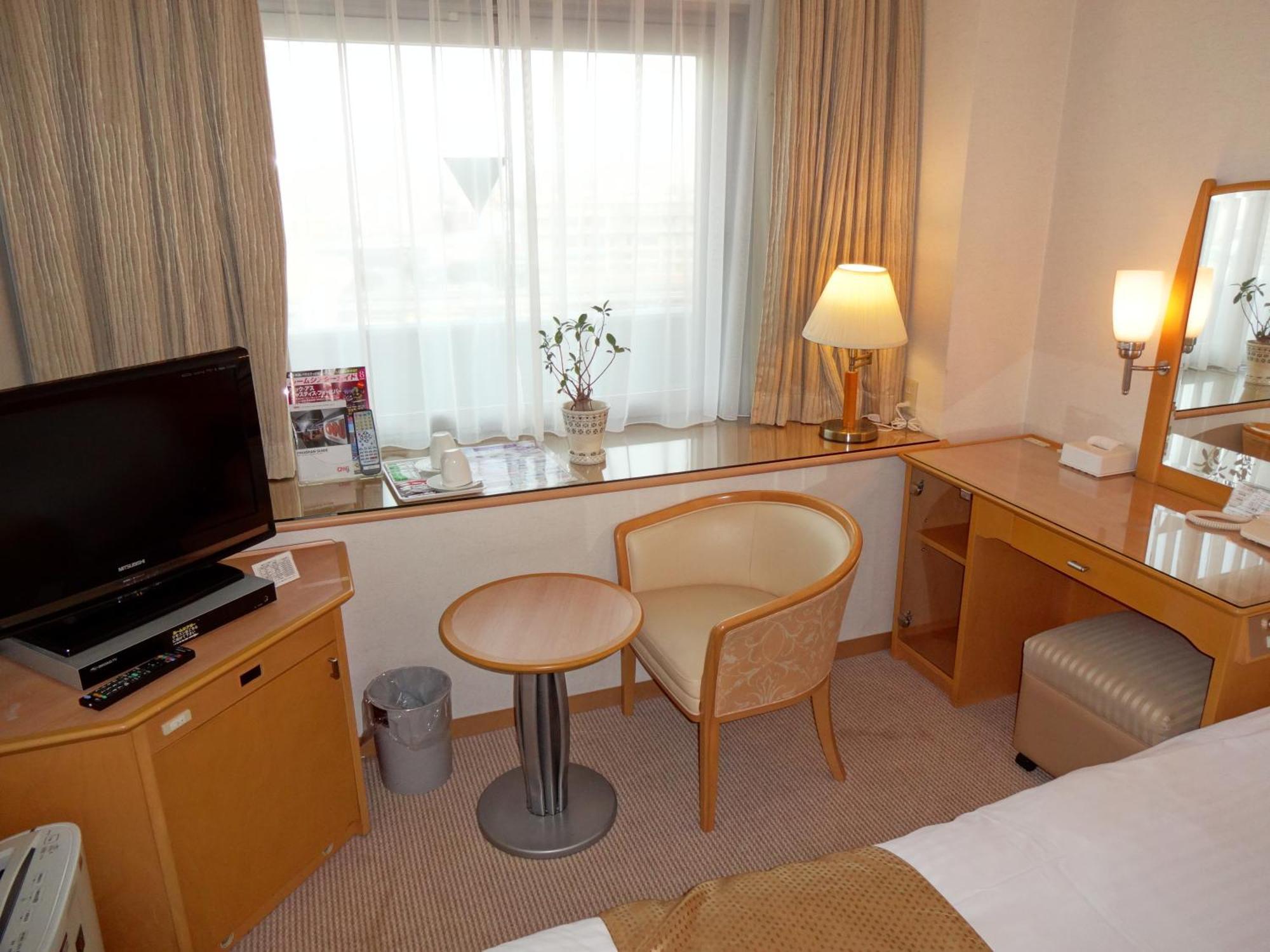 Kobe Luminous Hotel Room photo